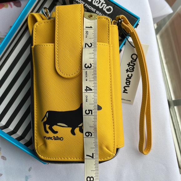 NIB NWT Marc Tetro Dachsund Crossbody Phone Wallet Yellow - Picture 6 of 9